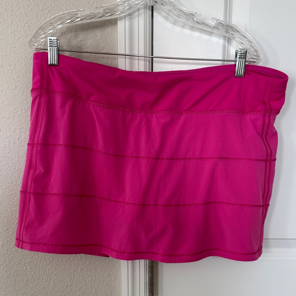 Lululemon Athletica Fuchsia Mini Skirt